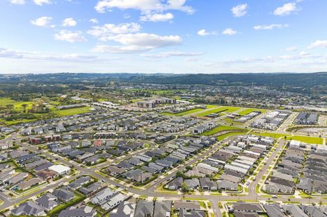 Photo of property in 3/46 Jane Maree Road, Kumeu, 0810