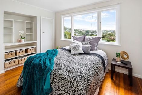 Photo of property in 56 Glanmire Road, Newlands, Wellington, 6037