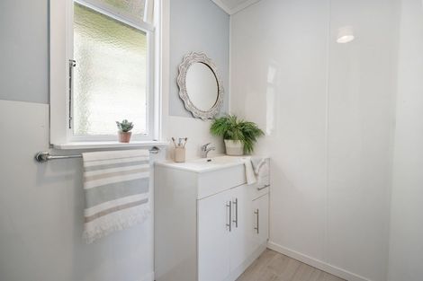 Photo of property in 8 Signal Street, Foxton Beach, Foxton, 4815