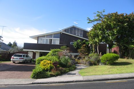 Photo of property in 31 Mcdowell Crescent, Hillcrest, Auckland, 0627