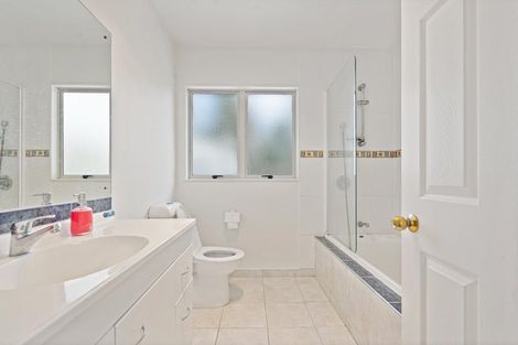 Photo of property in 31 Makora Road, Massey, Auckland, 0614