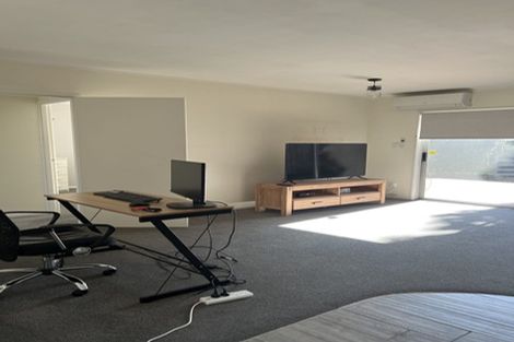 Photo of property in 2/82 Porchester Road, Papakura, 2110