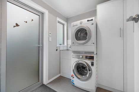 Photo of property in 45 Cedar Drive, Kelvin Heights, Queenstown, 9300
