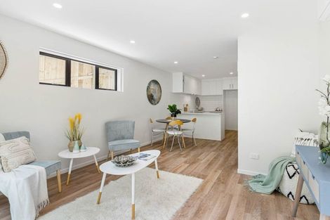 Photo of property in 40 Tokai Place, Glen Eden, 0602