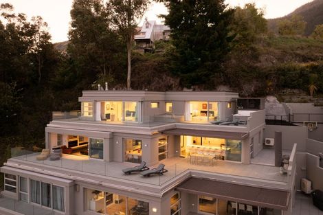 Photo of property in 6 Lordens Place, Fernhill, Queenstown, 9300