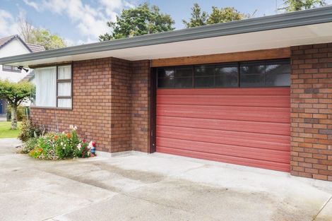 Photo of property in 8 Gregory Close, Palmerston North, 4414