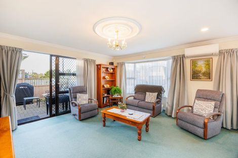 Photo of property in 1 Wincanton Place, Awapuni, Palmerston North, 4412