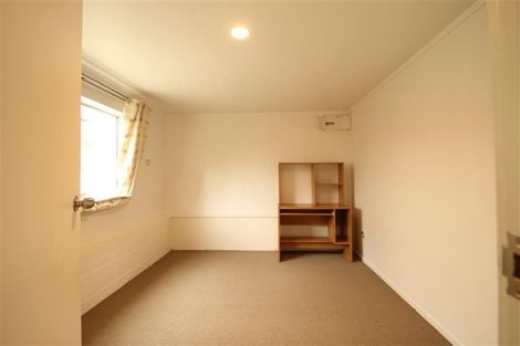 Photo of property in 28 Tamahere Drive, Glenfield, Auckland, 0629