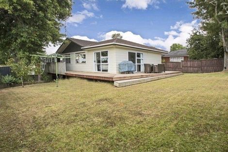 Photo of property in 7 Maroubra Place, Botany Downs, Auckland, 2010