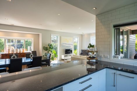 Photo of property in 8 Petrel Close, Paraparaumu Beach, Paraparaumu, 5032