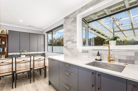 Photo of property in 12 Mossburn Grove, Kelson, Lower Hutt, 5010