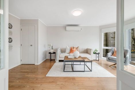 Photo of property in 3/22 Hogans Road, Glenfield, Auckland, 0629
