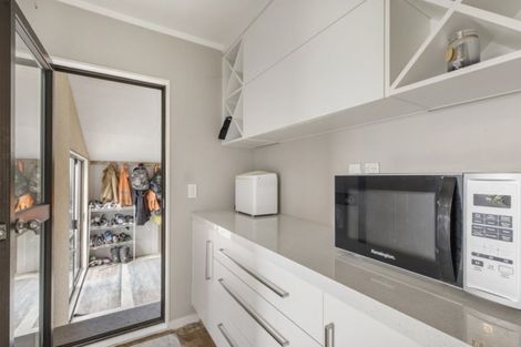 Photo of property in 8 Lily Way, Pyes Pa, Tauranga, 3112