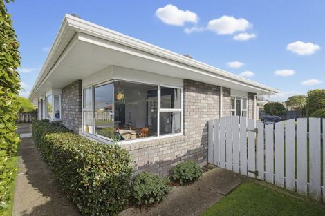 Photo of property in 16 Easton Way, Levin, 5510