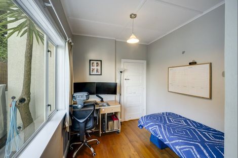 Photo of property in 28 Havelock Road, Hospital Hill, Napier, 4110