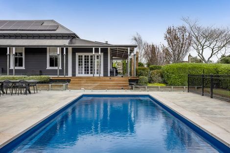 Photo of property in 104 Pitt Road, Hillsborough, New Plymouth, 4372