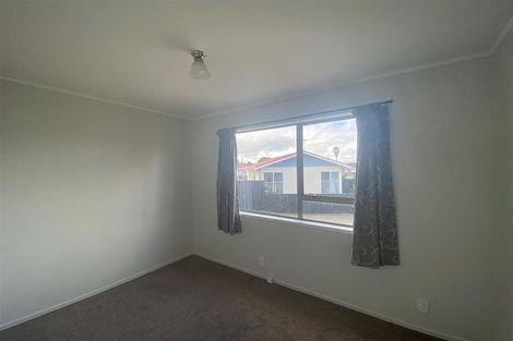 Photo of property in 64 Addington Avenue, Manurewa, Auckland, 2102