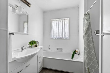Photo of property in 1/15 Zealandia Street, Kensington, Whangarei, 0112