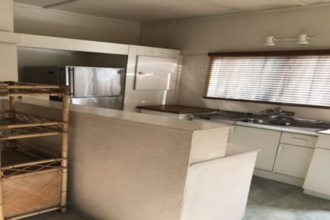 Photo of property in 11 Roberts Road, Te Atatu South, Auckland, 0610