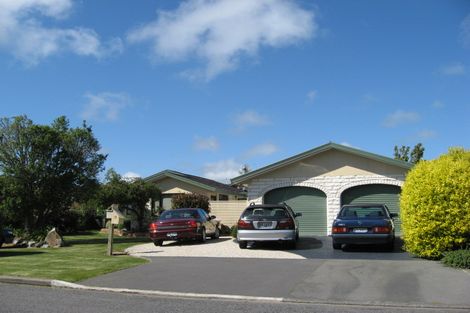 Photo of property in 19 Holland Drive, Kaiapoi, 7630