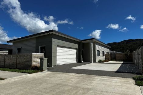 Photo of property in 32 Grovedale Square, Wainuiomata, Lower Hutt, 5014