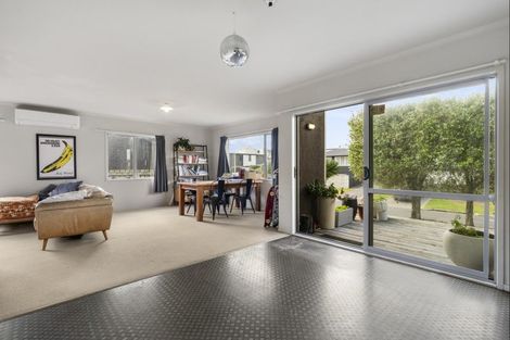 Photo of property in 10 Gordon Road, Mount Maunganui, 3116