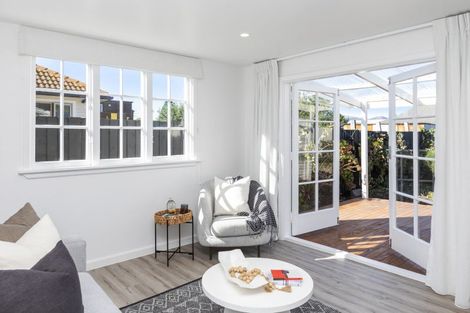 Photo of property in 664 Avonside Drive, Avonside, Christchurch, 8061