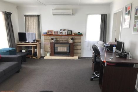 Photo of property in 27 Collins Road, Melville, Hamilton, 3206