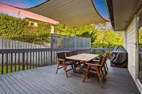 Photo of property in 31 Quincey Place, Massey, Auckland, 0614