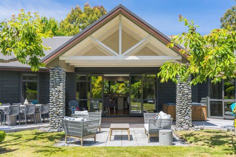 Photo of property in 208 Mapara Road, Acacia Bay, Taupo, 3385