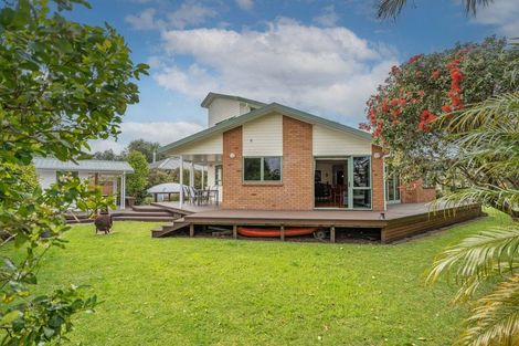 Photo of property in 19 Martin Place, Cooks Beach, Whitianga, 3591