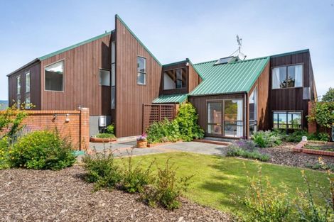 Photo of property in 38 Stanhope Grove, Korokoro, Lower Hutt, 5012