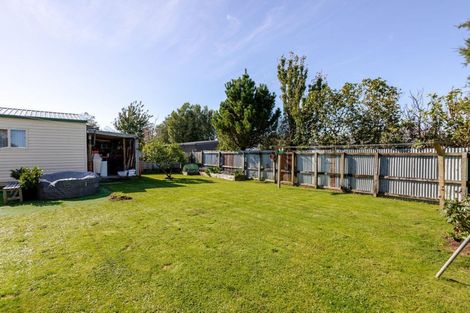 Photo of property in 28 Fox Street, Woodville, 4920