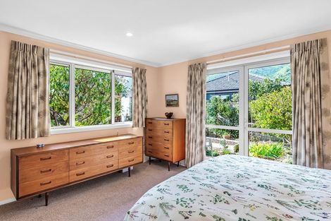 Photo of property in 82 Waipunahau Road, Waikanae, 5036