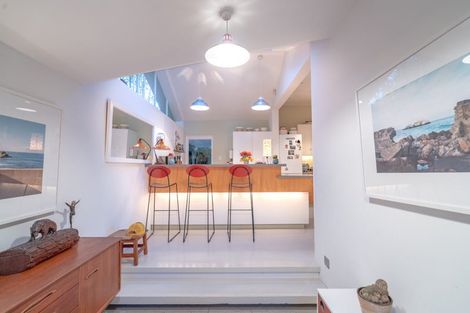 Photo of property in 121 Wellington Road, Paekakariki, 5034