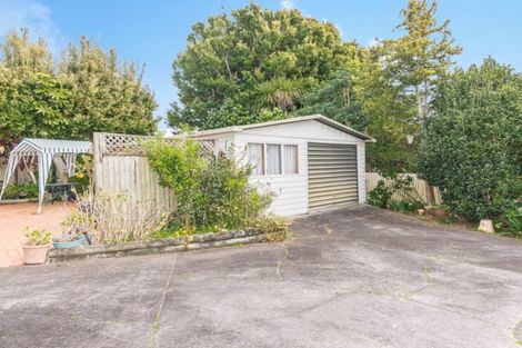 Photo of property in 3 Denyer Place, New Lynn, Auckland, 0600