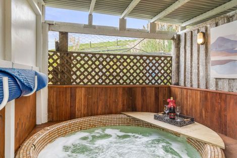 Photo of property in 25 Mapuna Road, Tangiteroria, 0381
