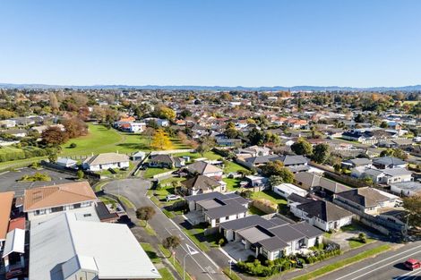Photo of property in 1/4 Searancke Place, Fairfield, Hamilton, 3214