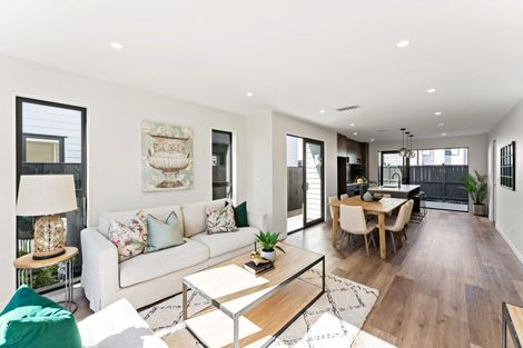 Photo of property in 10 Babos Avenue, Kumeu, 0810