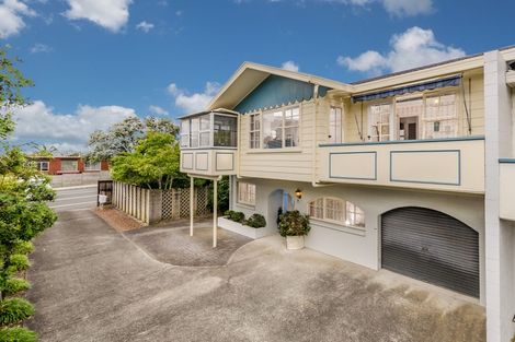 Photo of property in 1/209 Onewa Road, Birkenhead, Auckland, 0626