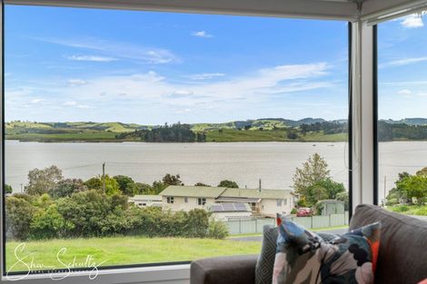 Photo of property in 24 Oxford Street, Whakapirau, Maungaturoto, 0583