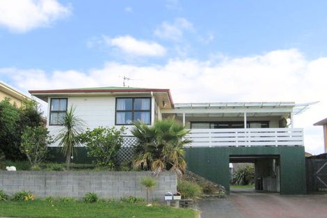 Photo of property in 818 Papamoa Beach Road, Papamoa Beach, Papamoa, 3118