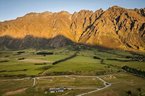 Photo of property in 6 Nathanael Place, Drift Bay, Queenstown, 9371