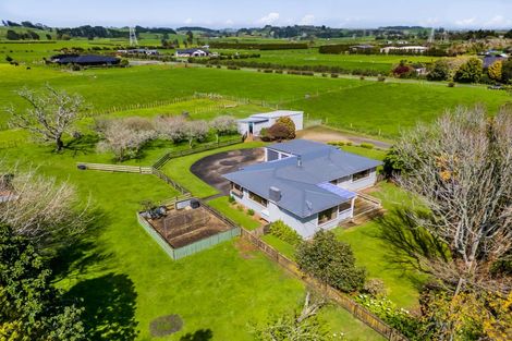 Photo of property in 352 Manutahi Road, Lepperton, New Plymouth, 4373