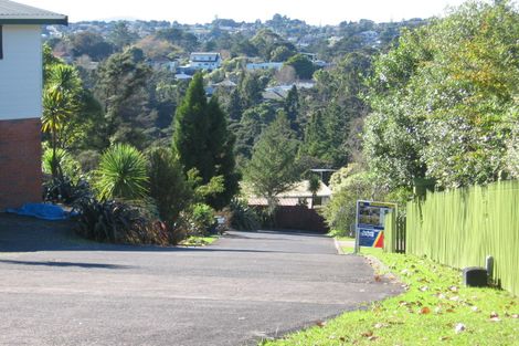 Photo of property in 1/24 Longfellow Parade, Glen Eden, Auckland, 0604