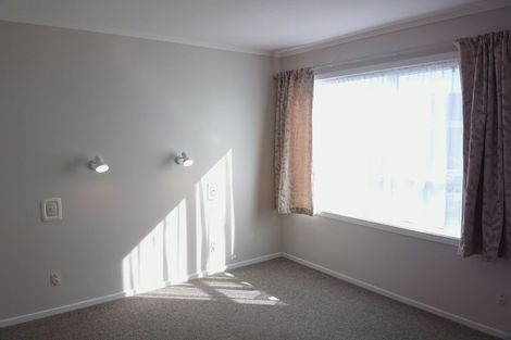 Photo of property in 1/43 Edgecombe Street, Newlands, Wellington, 6037