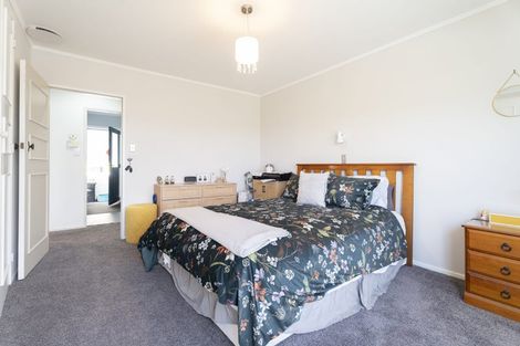 Photo of property in 65 Churton Drive, Churton Park, Wellington, 6037