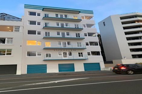 Photo of property in Sunhaven Flats, 262 Oriental Parade, Oriental Bay, Wellington, 6011