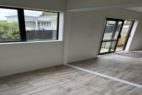 Photo of property in 46 Newington Road, Henderson, Auckland, 0612