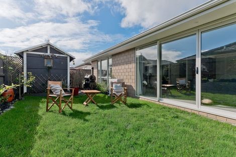 Photo of property in 13 Papa Orchard Drive, Kumeu, 0810